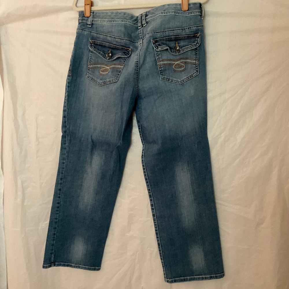 Woman jeans almost new can be cuffed inseam  26.5
